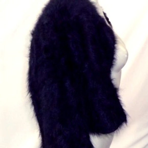Vintage Fur Shawl With Bronze Clasp - Picture 5 of 7
